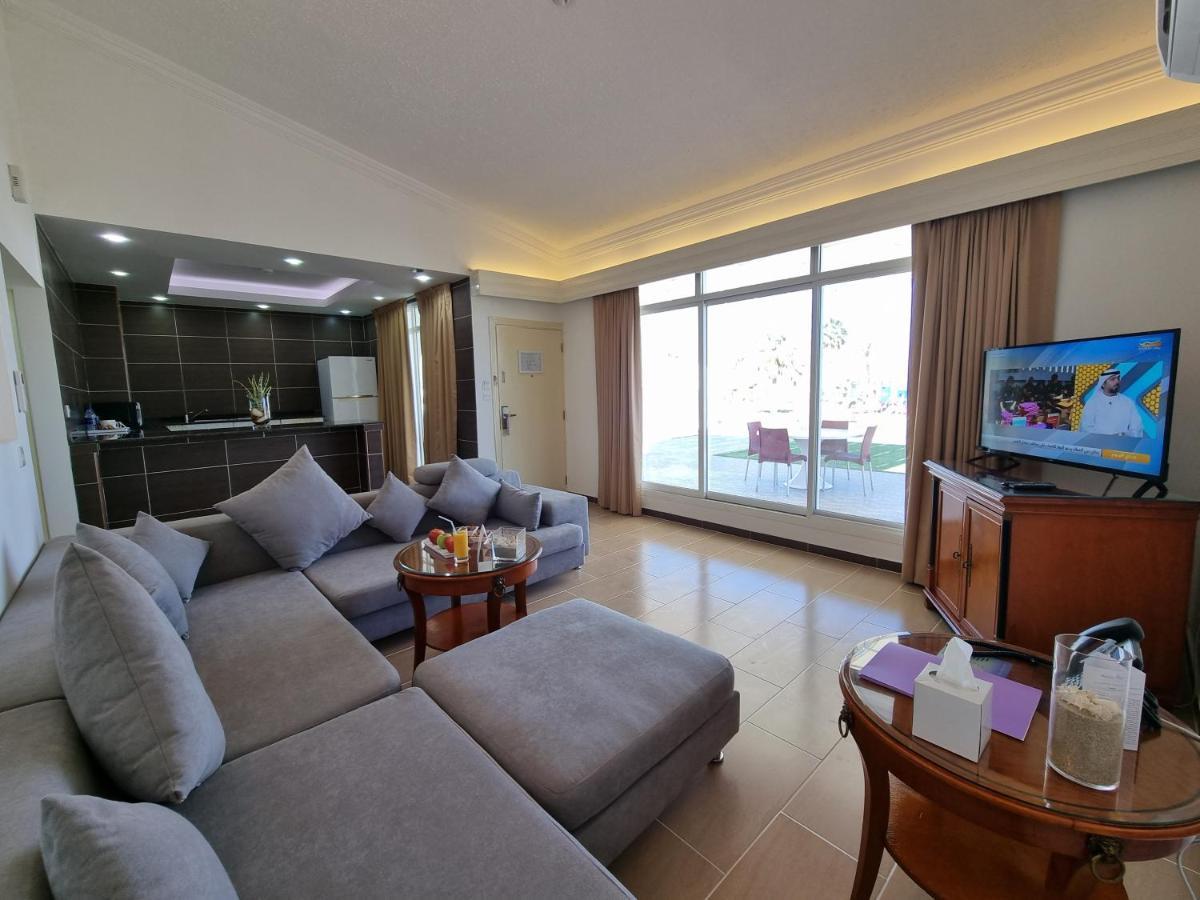 Holiday Beach Resort Dibba Esterno foto