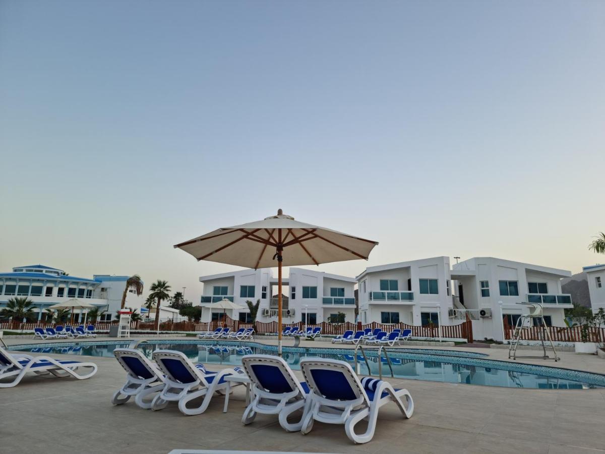 Holiday Beach Resort Dibba Esterno foto