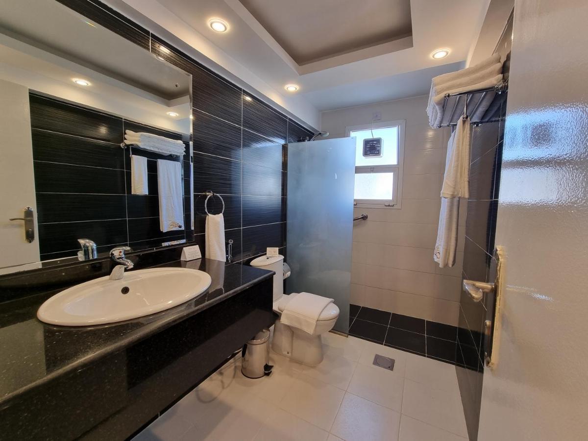 Holiday Beach Resort Dibba Esterno foto