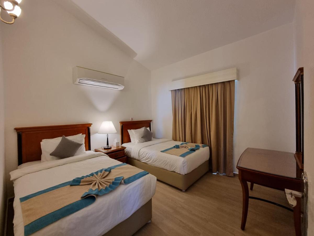 Holiday Beach Resort Dibba Esterno foto
